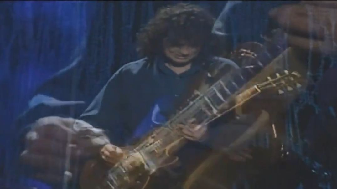 Jimmy Page and Robert Plant with Egyptian Orchestra - Kashmir